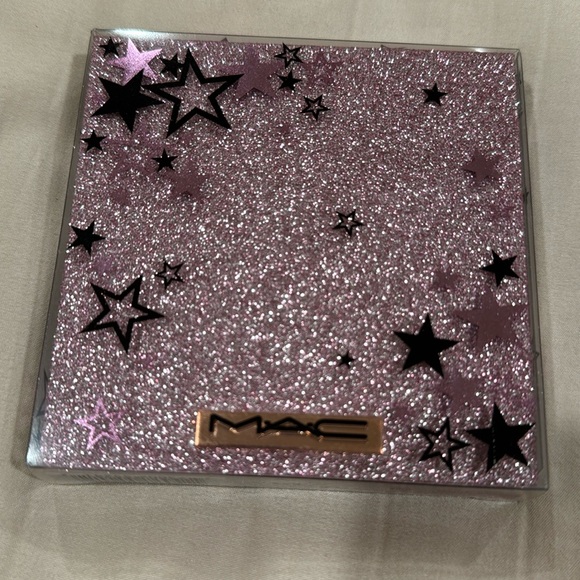 MAC Cosmetics Other - MAC STAR-DIPPED FACE COMPACT: LIGHT